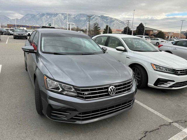 2018 Volkswagen Passat R-Line