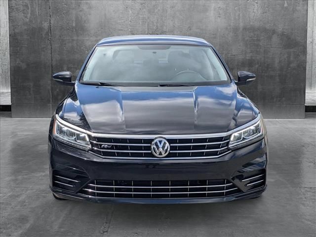 2018 Volkswagen Passat R-Line