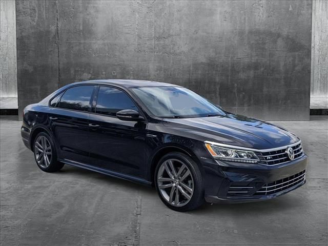 2018 Volkswagen Passat R-Line