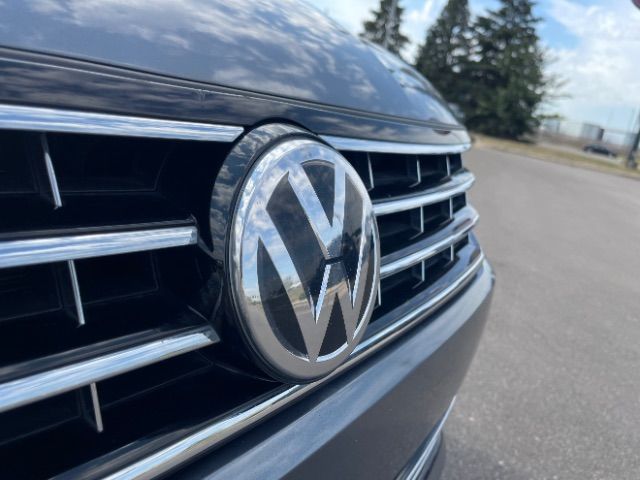 2018 Volkswagen Passat R-Line