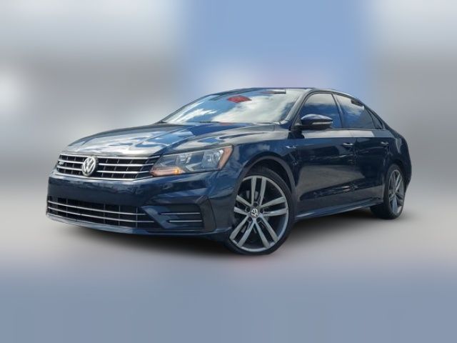 2018 Volkswagen Passat R-Line