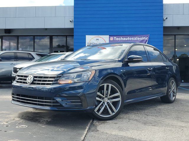 2018 Volkswagen Passat R-Line