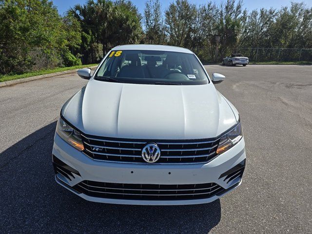 2018 Volkswagen Passat R-Line