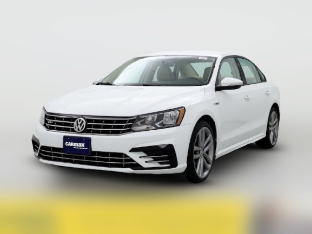 2018 Volkswagen Passat R-Line