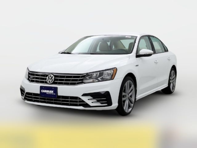 2018 Volkswagen Passat R-Line