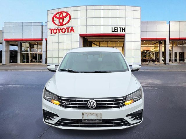 2018 Volkswagen Passat R-Line