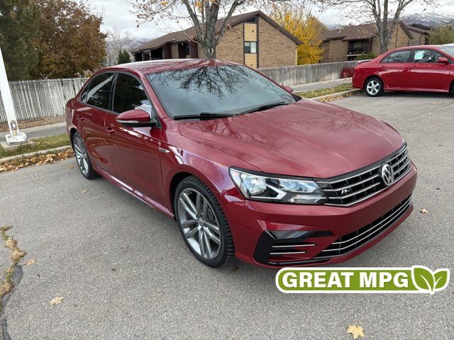 2018 Volkswagen Passat R-Line