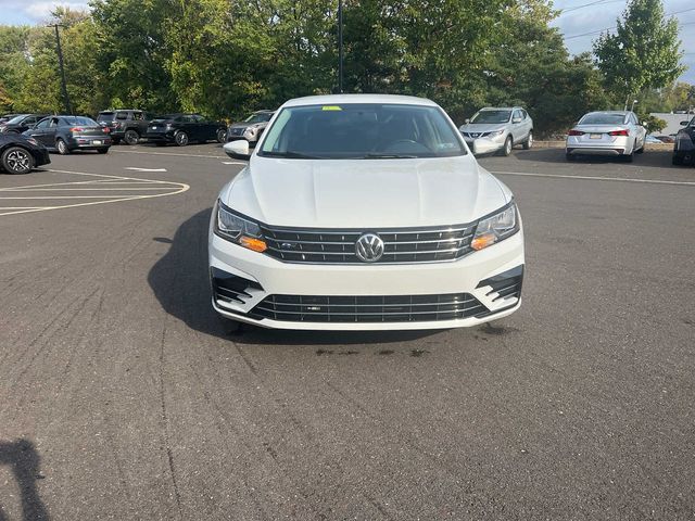 2018 Volkswagen Passat R-Line