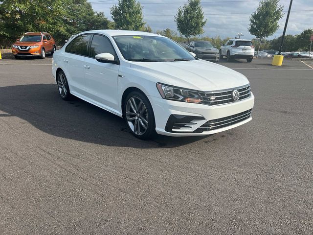 2018 Volkswagen Passat R-Line