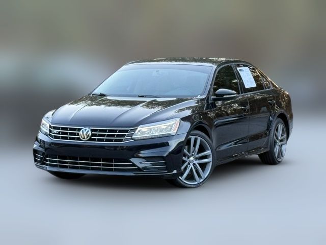 2018 Volkswagen Passat R-Line