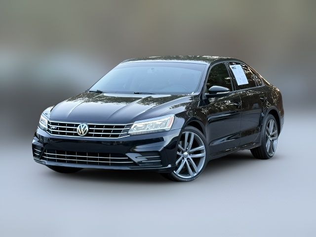 2018 Volkswagen Passat R-Line