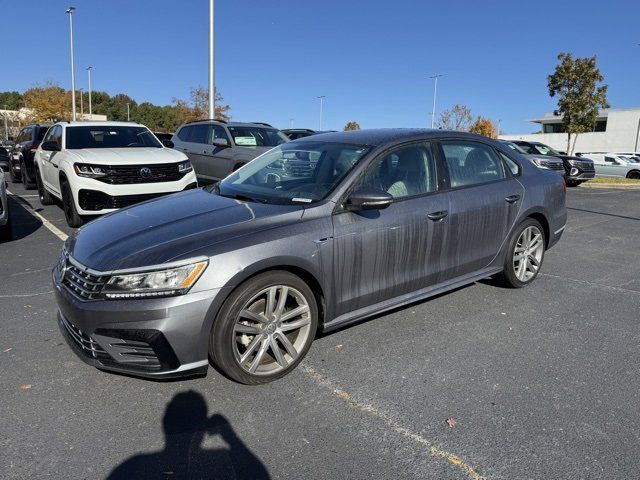 2018 Volkswagen Passat R-Line