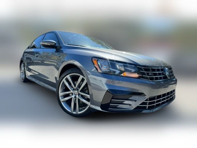 2018 Volkswagen Passat R-Line