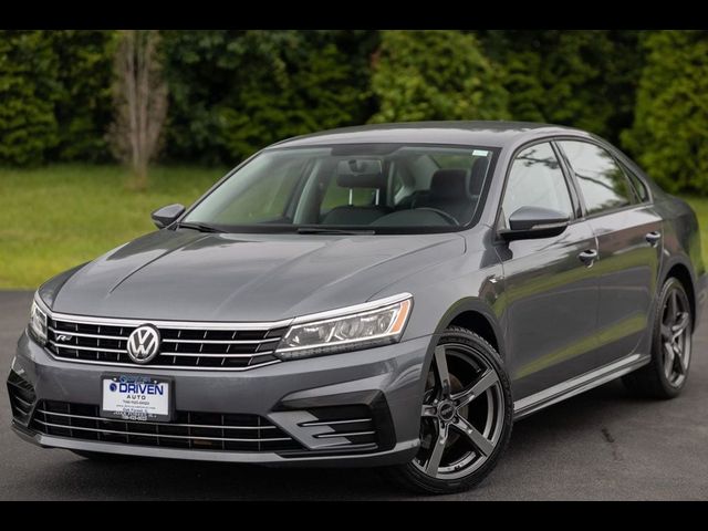 2018 Volkswagen Passat R-Line