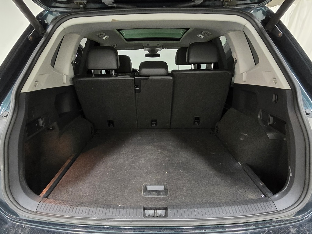 Vehicle image 19 of 33