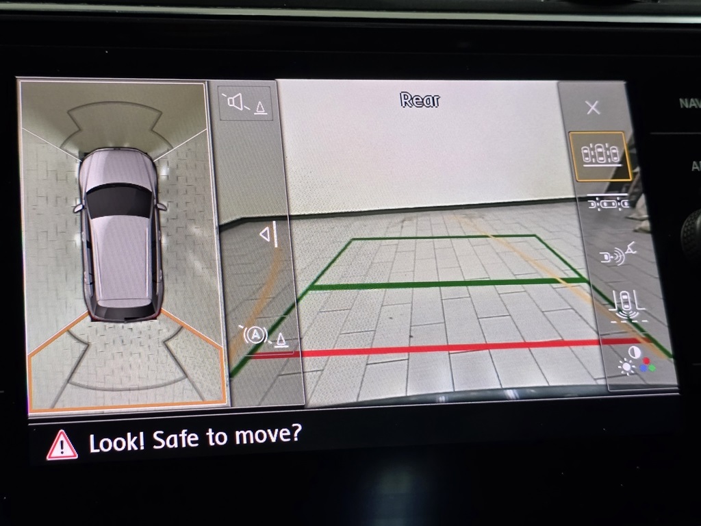 Vehicle image 13 of 33