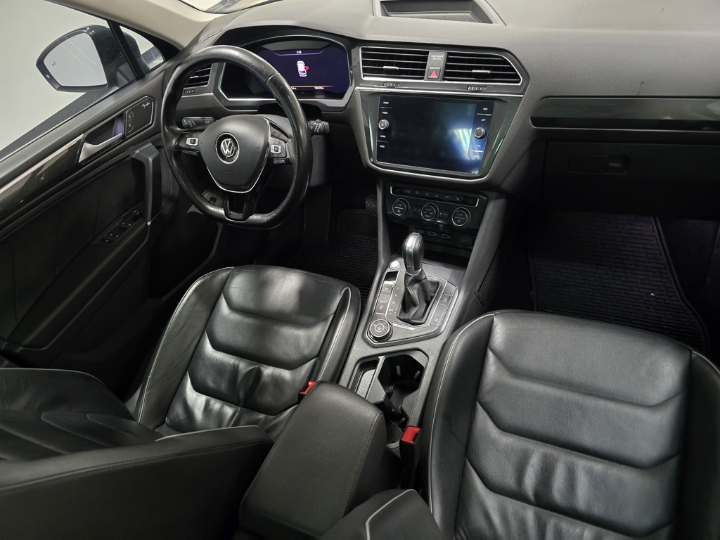 Vehicle image 22 of 33