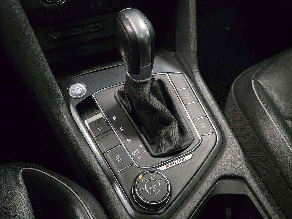 Vehicle image 32 of 33
