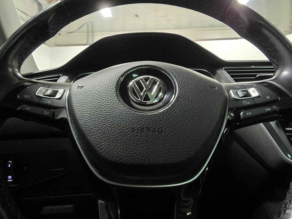 Vehicle image 26 of 33