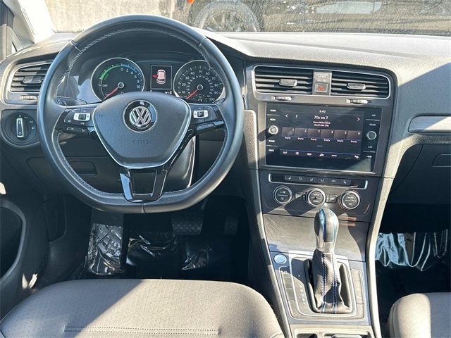 2018 Volkswagen e-Golf SEL