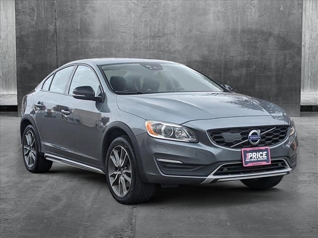 2018 Volvo S60 Cross Country Base