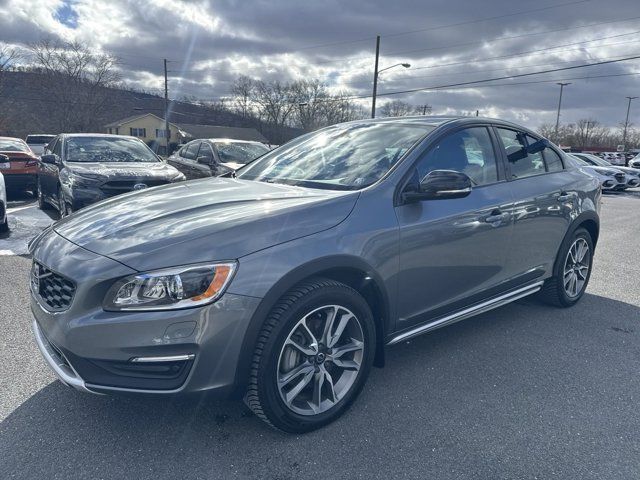 2018 Volvo S60 Cross Country Base