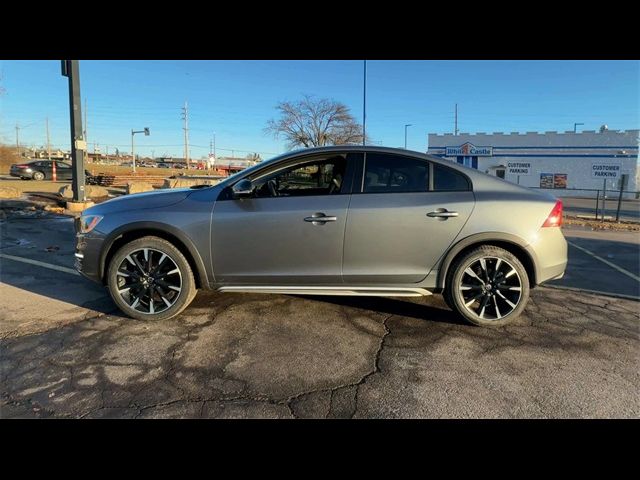 2018 Volvo S60 Cross Country Base