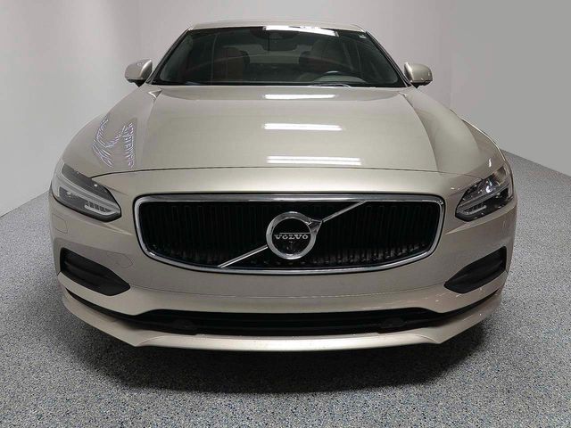 2018 Volvo S90 Momentum