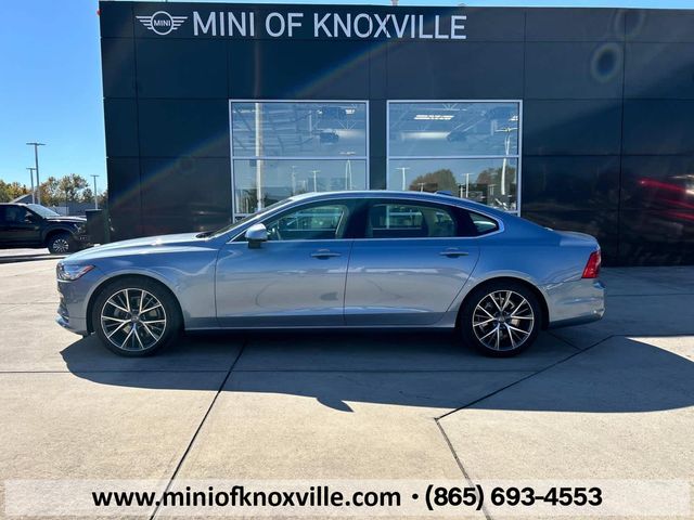 2018 Volvo S90 Momentum