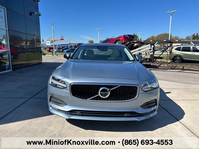 2018 Volvo S90 Momentum