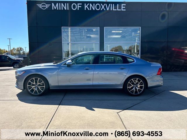 2018 Volvo S90 Momentum