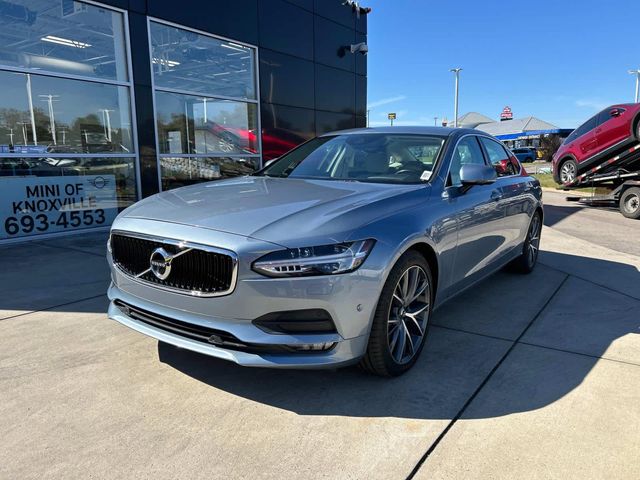 2018 Volvo S90 Momentum