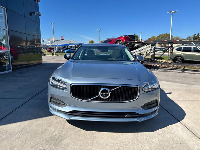 2018 Volvo S90 Momentum