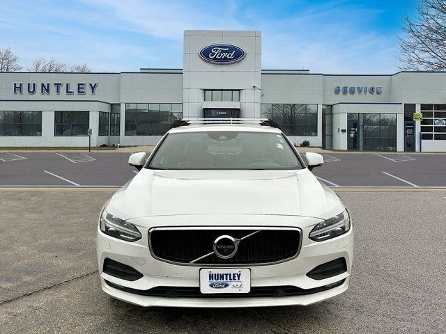 2018 Volvo S90 Momentum