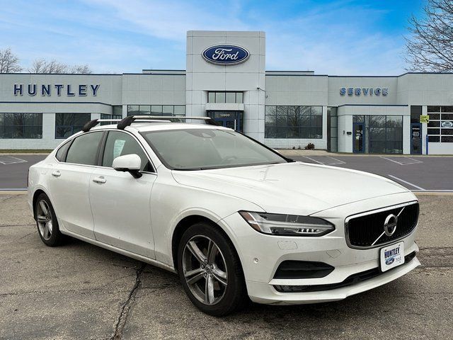 2018 Volvo S90 Momentum