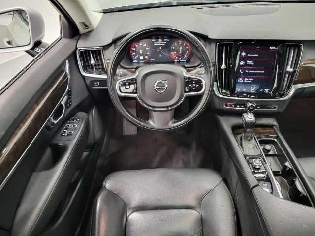 2018 Volvo S90 Momentum