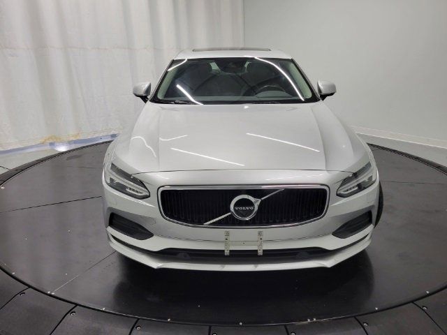 2018 Volvo S90 Momentum