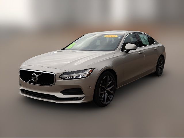 2018 Volvo S90 Momentum