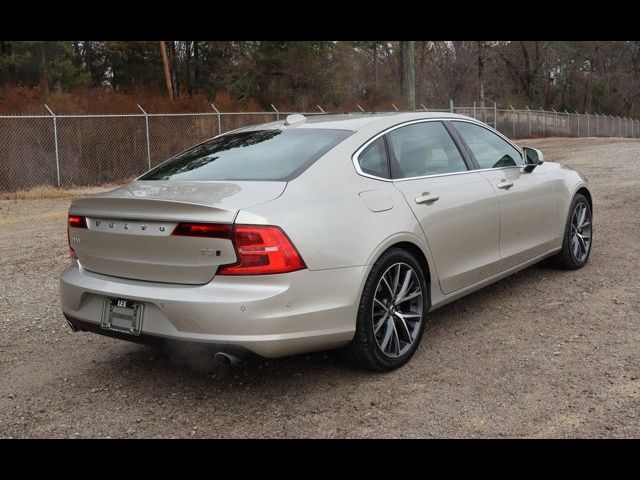 2018 Volvo S90 Momentum