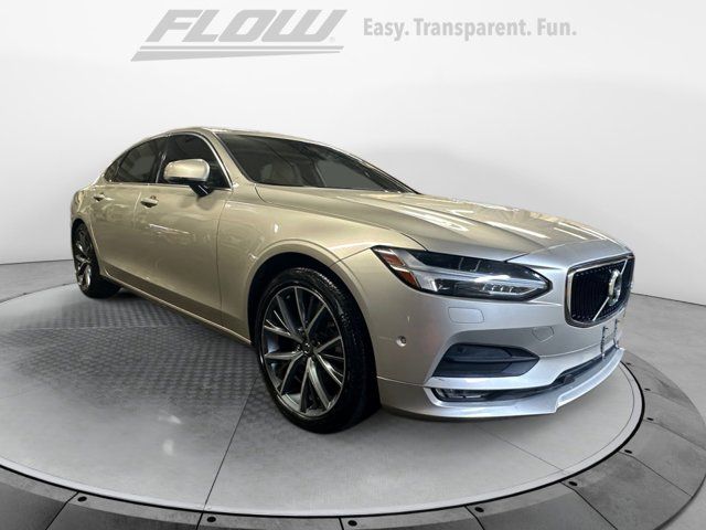 2018 Volvo S90 Momentum