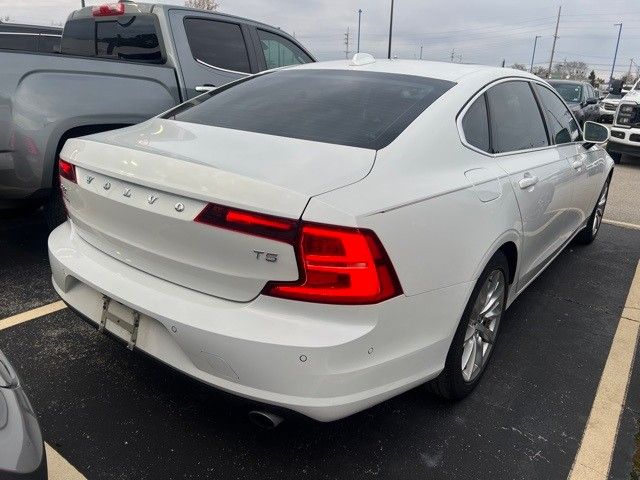 2018 Volvo S90 Momentum