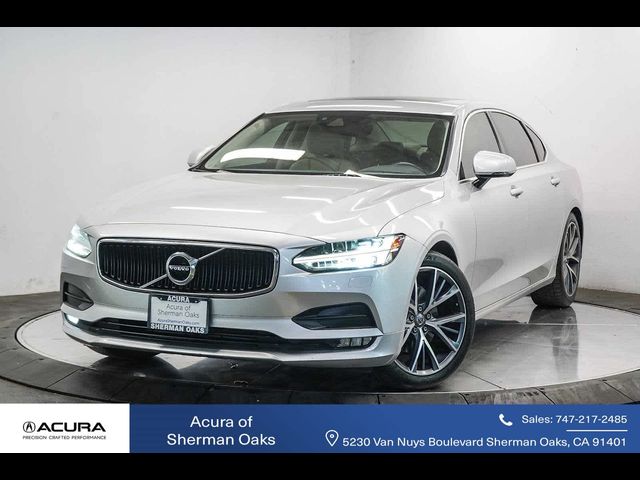 2018 Volvo S90 Momentum