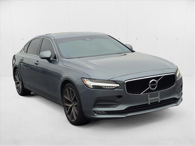 2018 Volvo S90 Momentum
