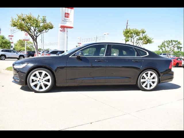 2018 Volvo S90 Momentum