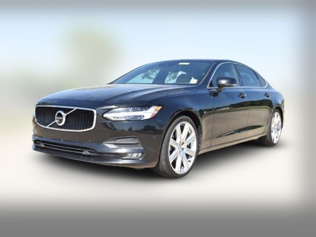 2018 Volvo S90 Momentum