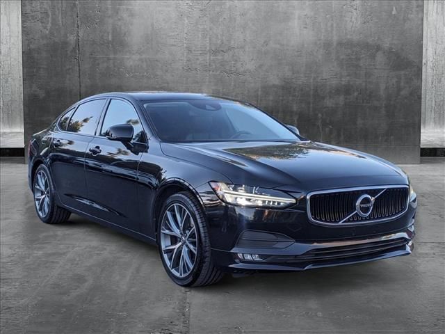 2018 Volvo S90 Momentum