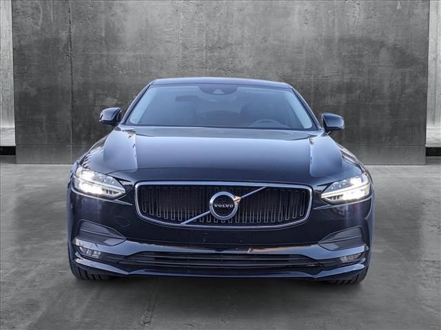 2018 Volvo S90 Momentum