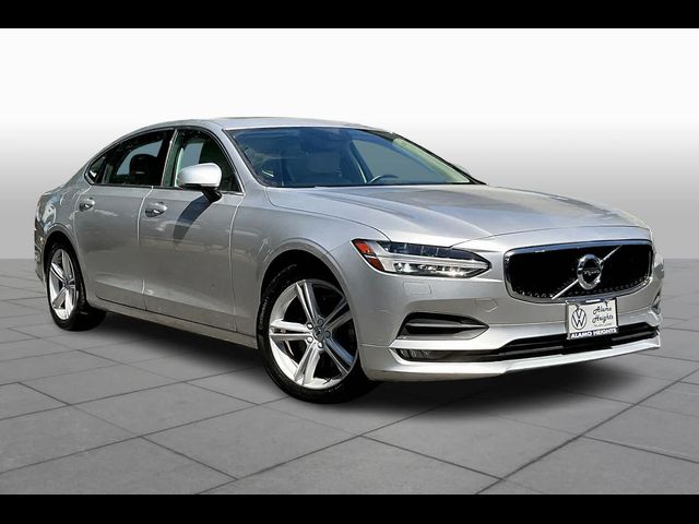 2018 Volvo S90 Momentum