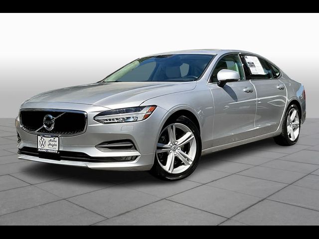 2018 Volvo S90 Momentum