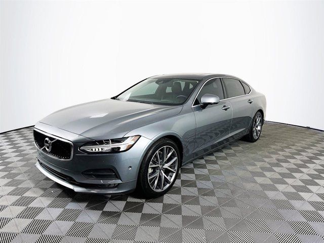 2018 Volvo S90 Momentum